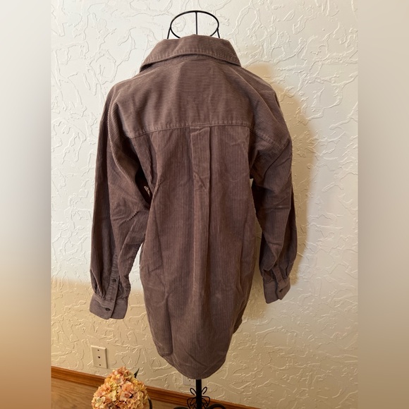 LOFT Everyday Oversized Courdoroy Pocket Shirt - Like New - Picture 5 of 14